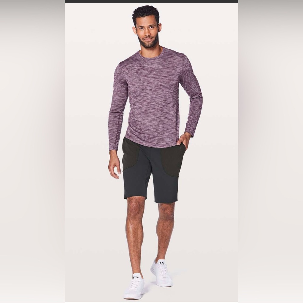 Lululemon For The People Short 11" size S
Nautical Navy